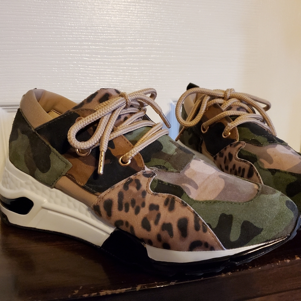 Steve Madden tennies